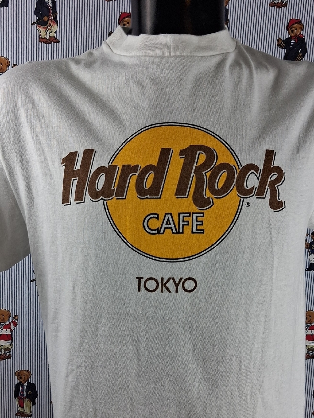 Vintage Hard Rock Cafe Tokyo Japan Classic Logo Graphic Lg White & Gold T-shirt